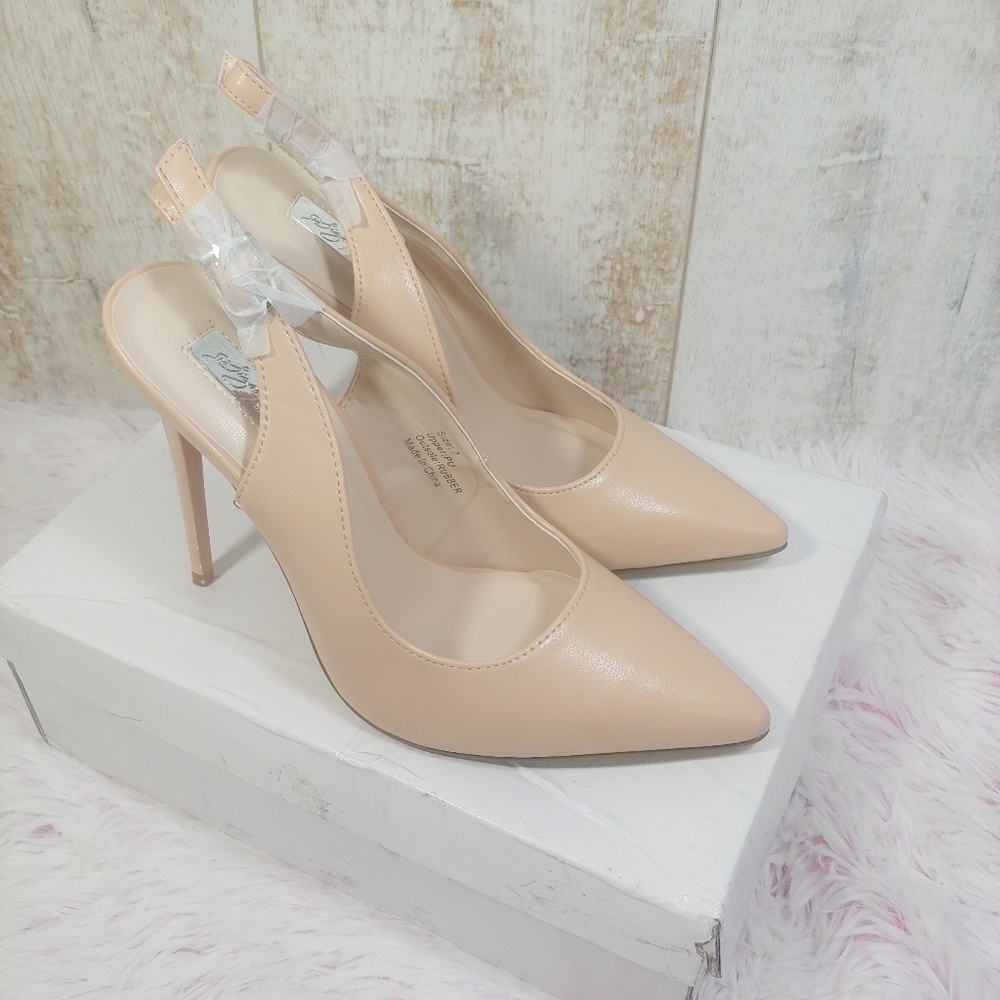 Signature by Olivia Miller High Heels Nude Size 7